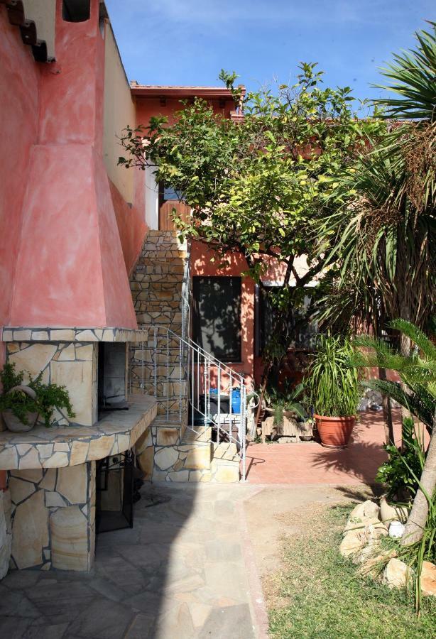 L'Isola Felice Apartment Monserrato Exterior photo